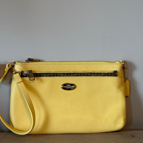 Coach Yellow Saffiano Leather Clutch-C logo Signature Pop Pouch-NWT-Wristlet - Picture 1 of 7